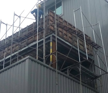 南霸天鷹架主任