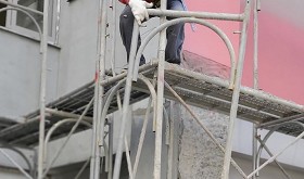 懸吊式施工架安裝過程